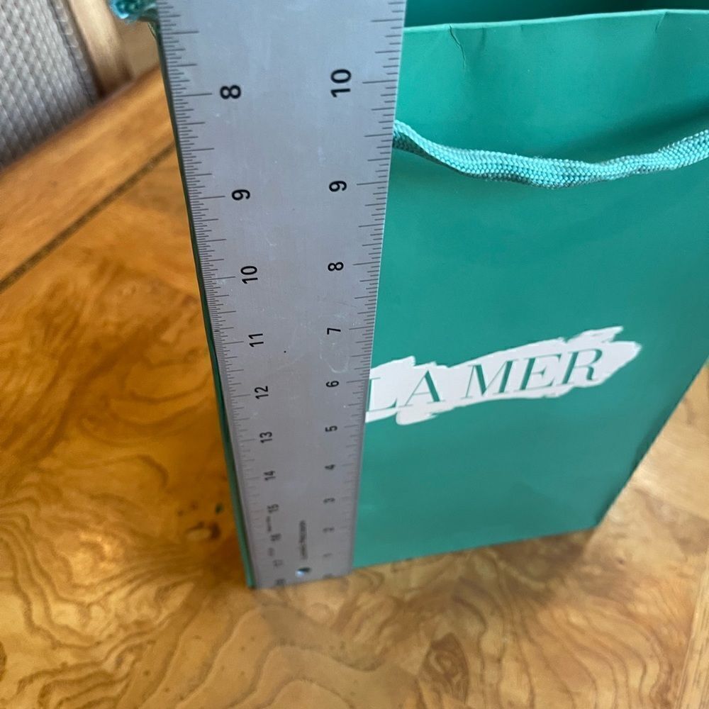 LA MER Bag & Empty Box! - Picture 6 of 16